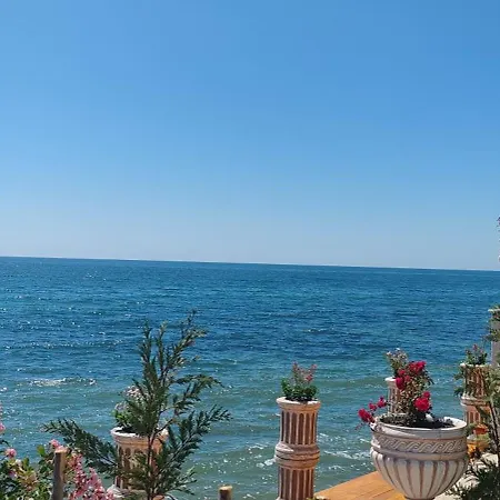 Sea Point La Apartahotel 4*