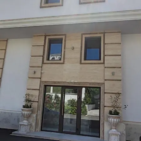 Sea Point La Apartahotel 4*