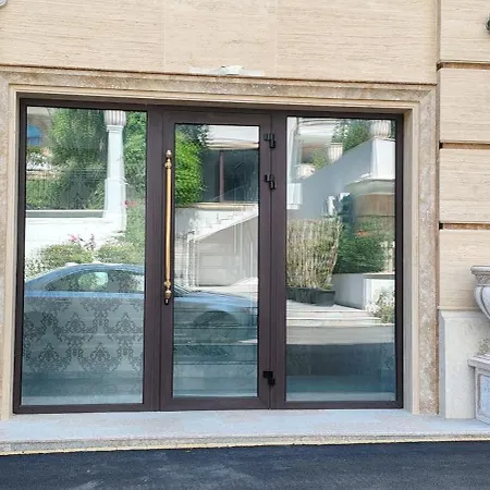 Sea Point La Apartahotel 4*